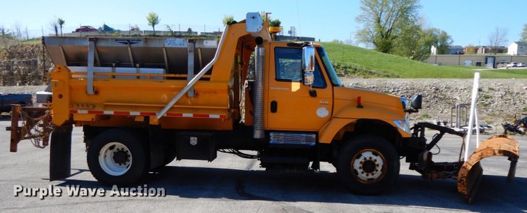 image for item DF6504 2006 International 7400  dump truck