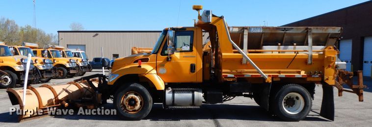 image for item DF6504 2006 International 7400  dump truck