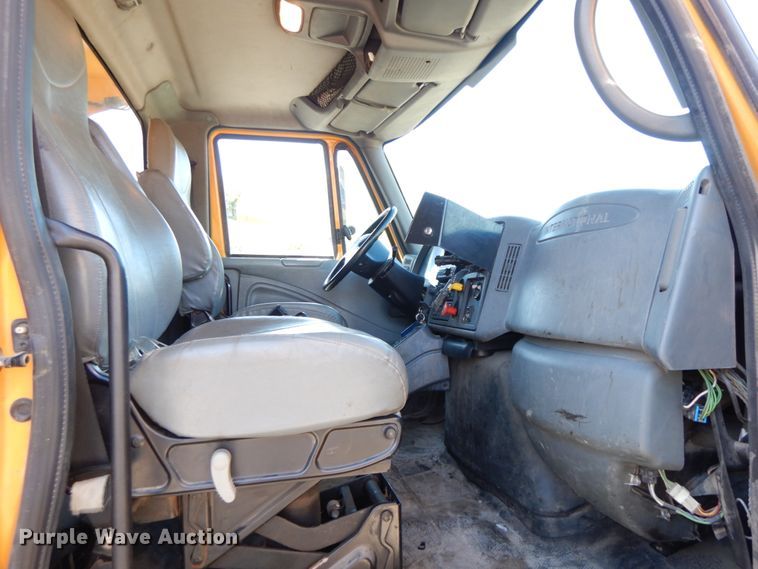 image for item DF6504 2006 International 7400  dump truck