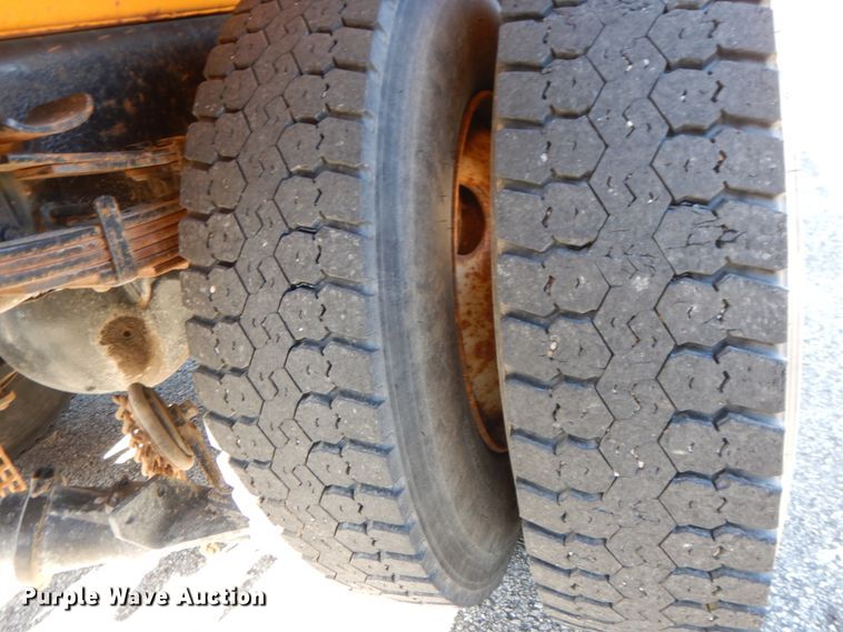 image for item DF6504 2006 International 7400  dump truck