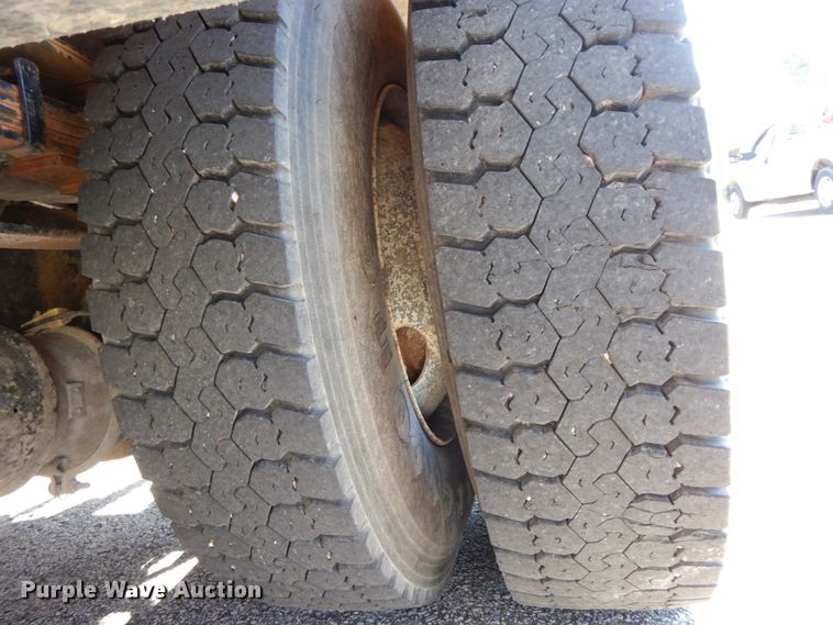 image for item DF6504 2006 International 7400  dump truck