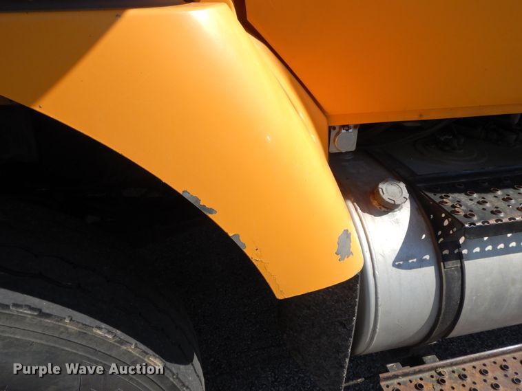 image for item DF6505 2007 International 7400  dump truck