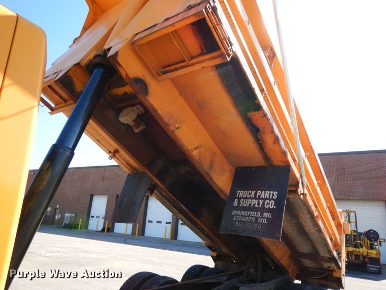 image for item DF6505 2007 International 7400  dump truck