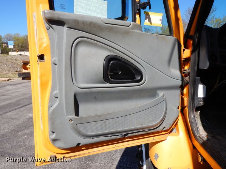 image for item DF6505 2007 International 7400  dump truck