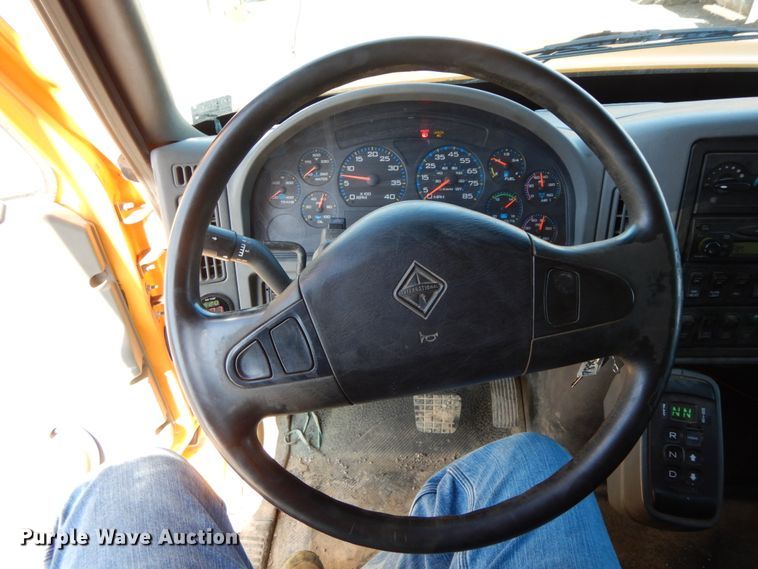 image for item DF6505 2007 International 7400  dump truck