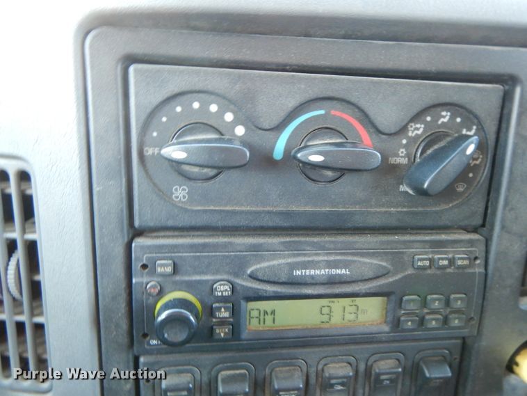 image for item DF6505 2007 International 7400  dump truck