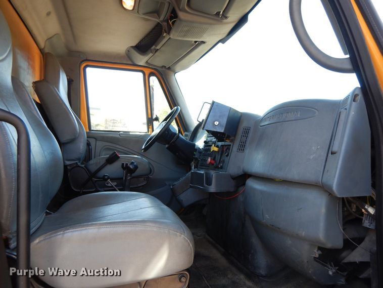 image for item DF6505 2007 International 7400  dump truck