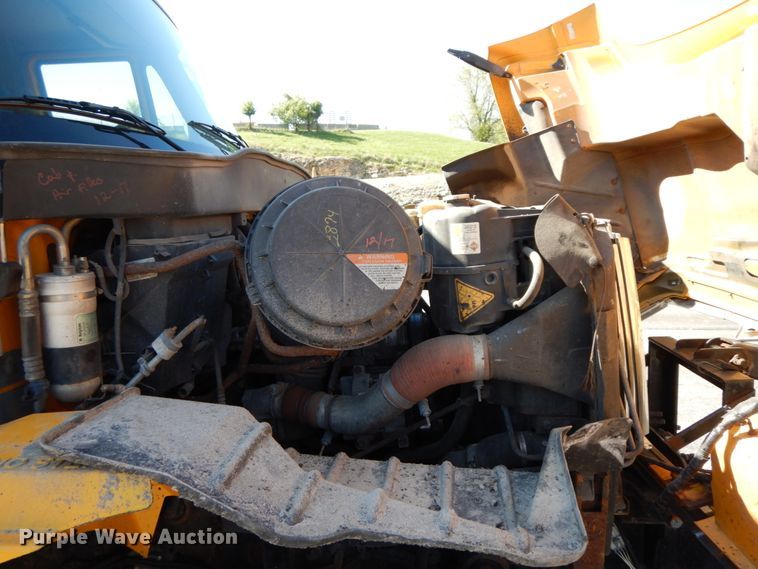 image for item DF6505 2007 International 7400  dump truck