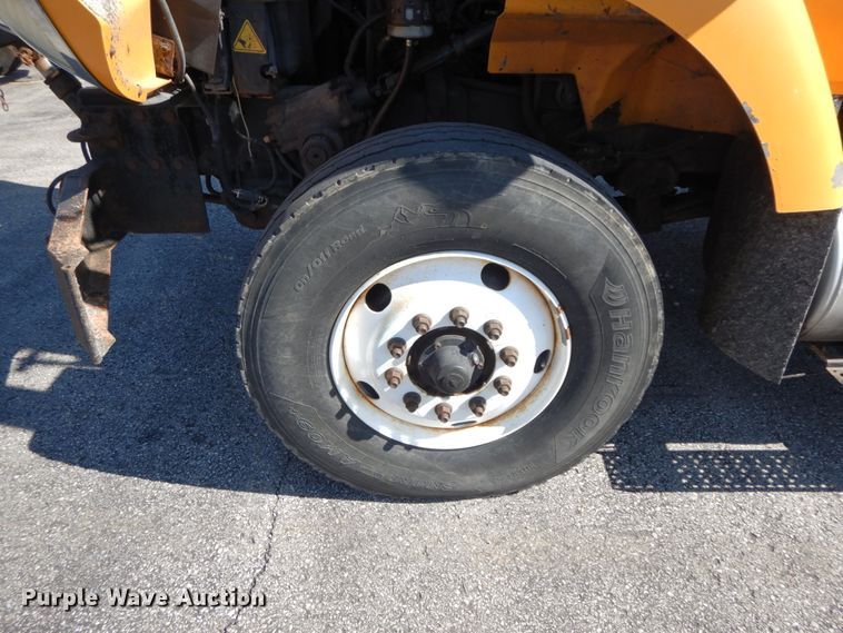 image for item DF6505 2007 International 7400  dump truck