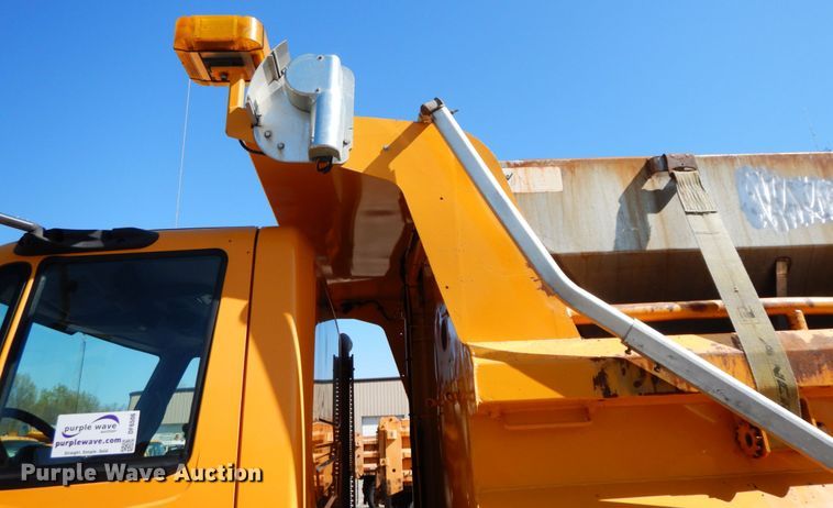 image for item DF6506 2006 International 7500  dump truck