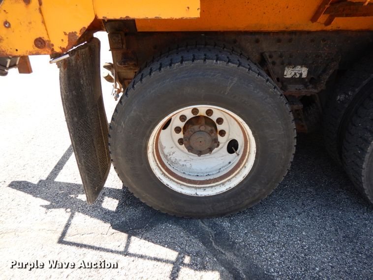 image for item DF6506 2006 International 7500  dump truck