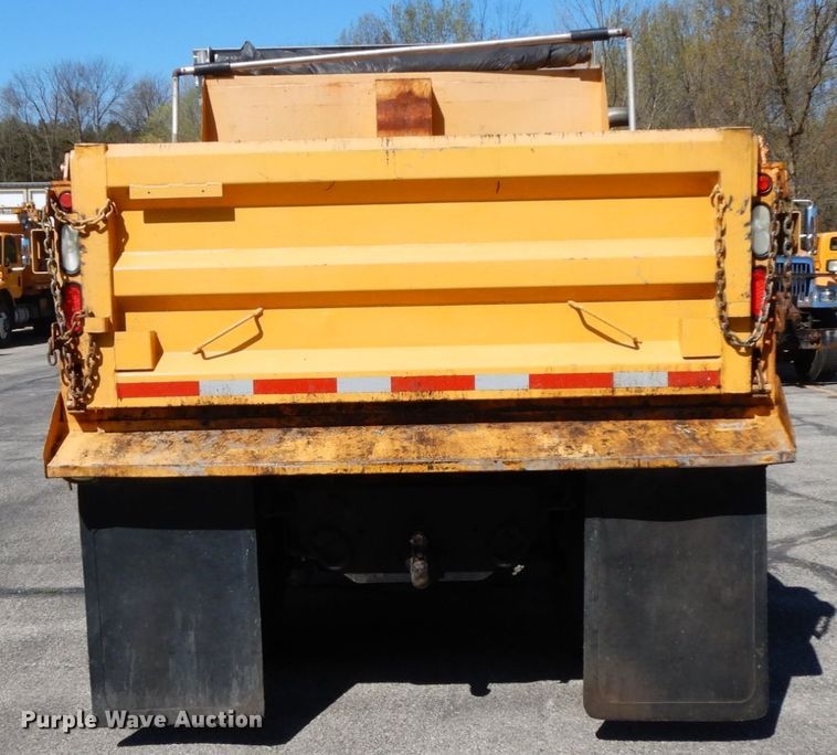 image for item DF6507 2005 International 7400  Crew Cab dump truck