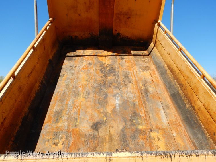 image for item DF6507 2005 International 7400  Crew Cab dump truck