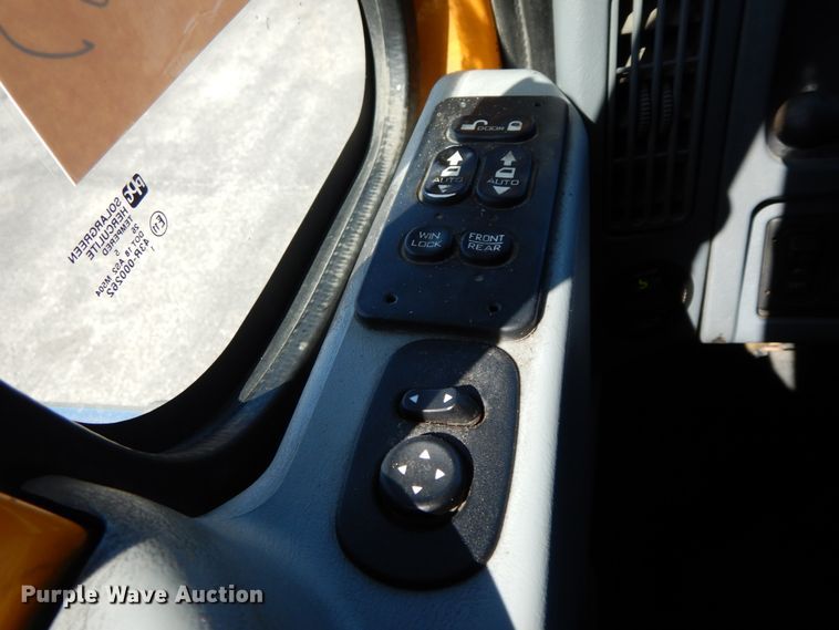 image for item DF6507 2005 International 7400  Crew Cab dump truck