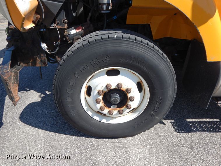 image for item DF6507 2005 International 7400  Crew Cab dump truck