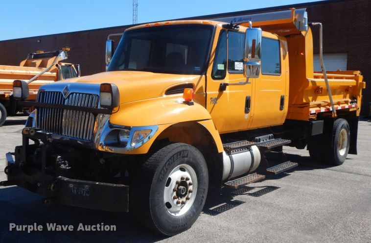 image for item DF6508 2005 International 7400  Crew Cab dump truck