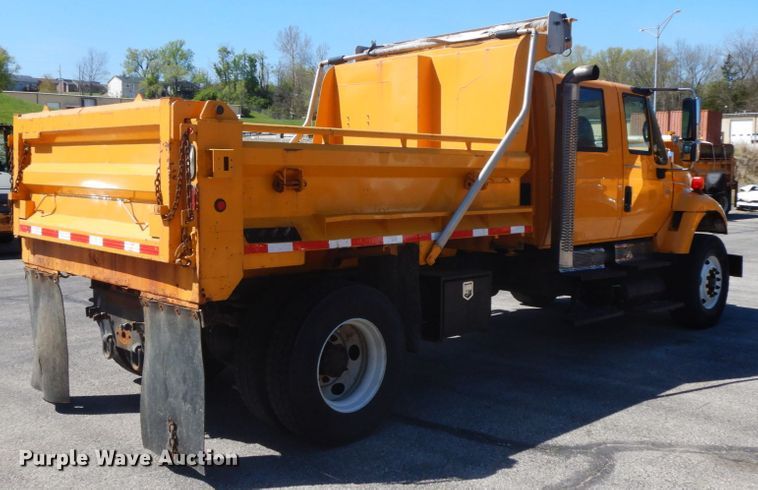 image for item DF6508 2005 International 7400  Crew Cab dump truck