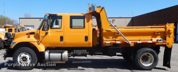 image for item DF6508 2005 International 7400  Crew Cab dump truck