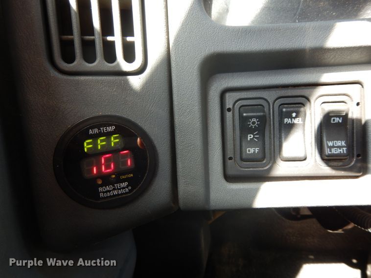 image for item DF6508 2005 International 7400  Crew Cab dump truck