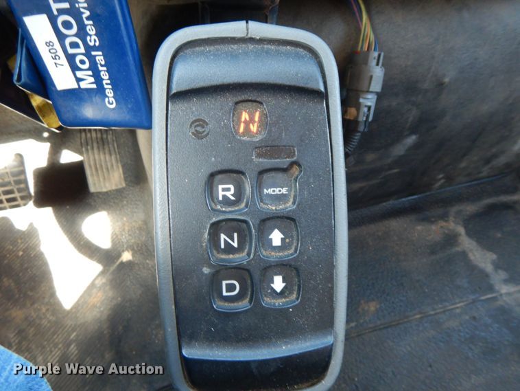 image for item DF6508 2005 International 7400  Crew Cab dump truck