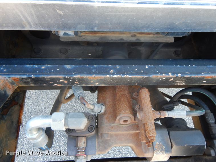 image for item DF6508 2005 International 7400  Crew Cab dump truck