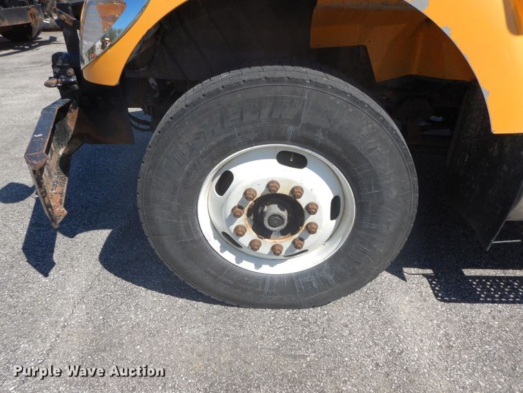 image for item DF6508 2005 International 7400  Crew Cab dump truck