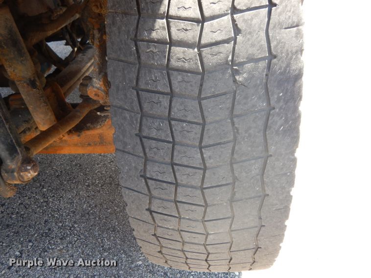 image for item DF6508 2005 International 7400  Crew Cab dump truck