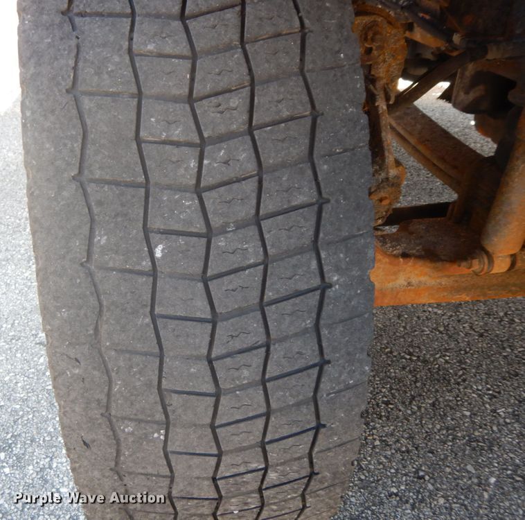 image for item DF6508 2005 International 7400  Crew Cab dump truck