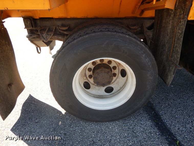 image for item DF6508 2005 International 7400  Crew Cab dump truck