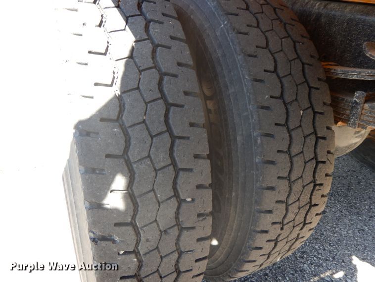 image for item DF6508 2005 International 7400  Crew Cab dump truck