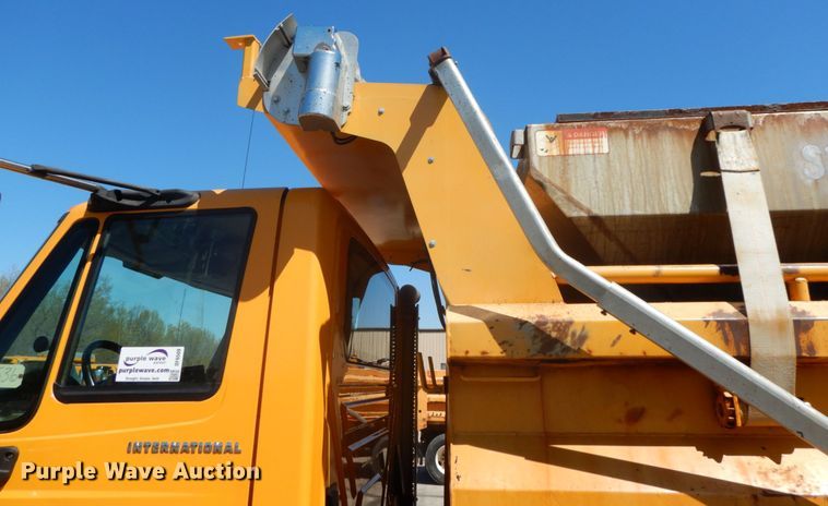 image for item DF6509 2006 International 7500  dump truck