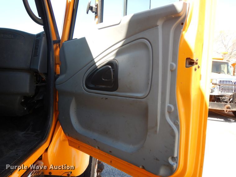 image for item DF6509 2006 International 7500  dump truck