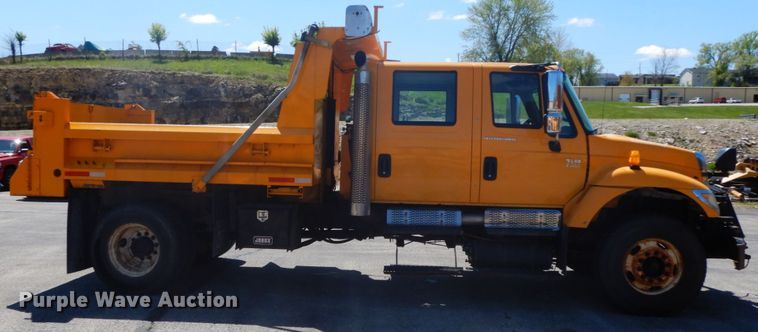 image for item DF6510 2005 International 7400  Crew Cab dump truck