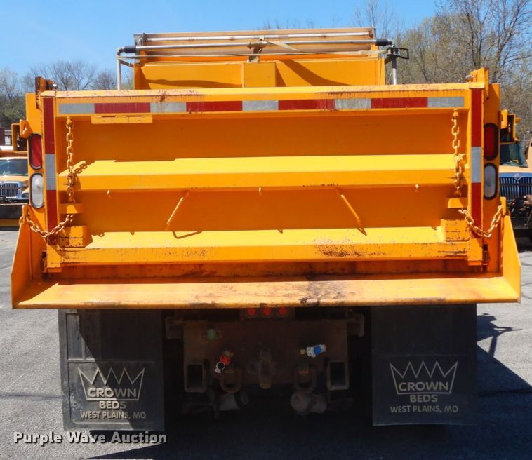 image for item DF6510 2005 International 7400  Crew Cab dump truck