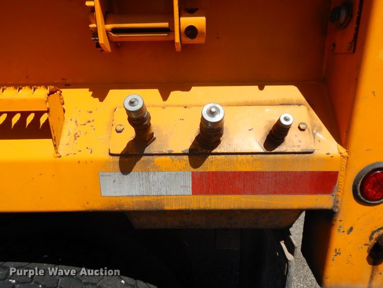 image for item DF6510 2005 International 7400  Crew Cab dump truck