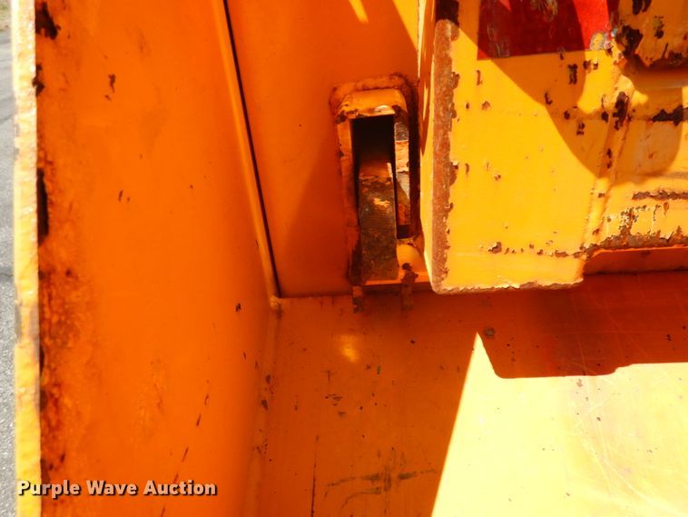 image for item DF6510 2005 International 7400  Crew Cab dump truck