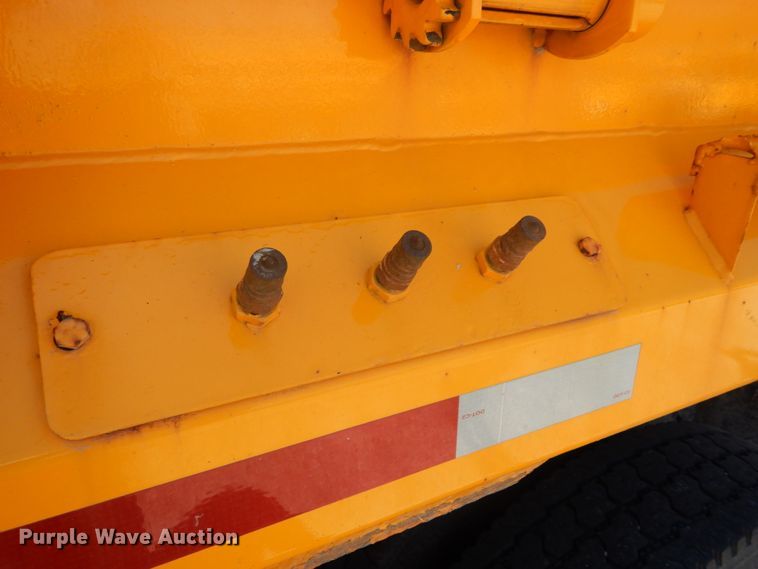 image for item DF6510 2005 International 7400  Crew Cab dump truck