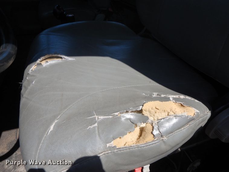 image for item DF6510 2005 International 7400  Crew Cab dump truck