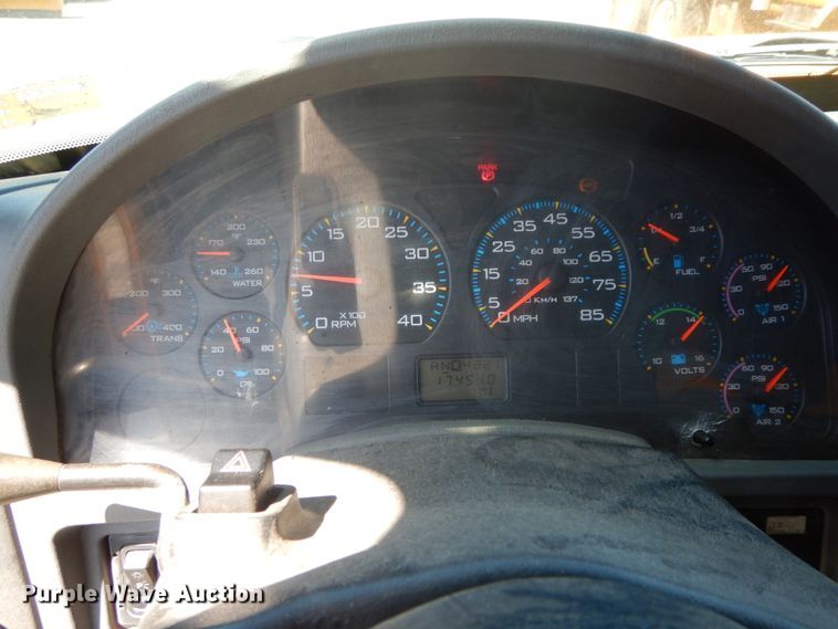 image for item DF6510 2005 International 7400  Crew Cab dump truck