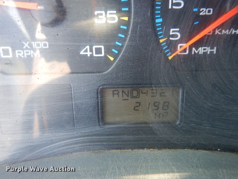 image for item DF6510 2005 International 7400  Crew Cab dump truck