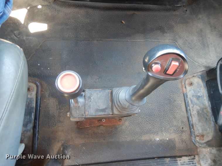 image for item DF6510 2005 International 7400  Crew Cab dump truck