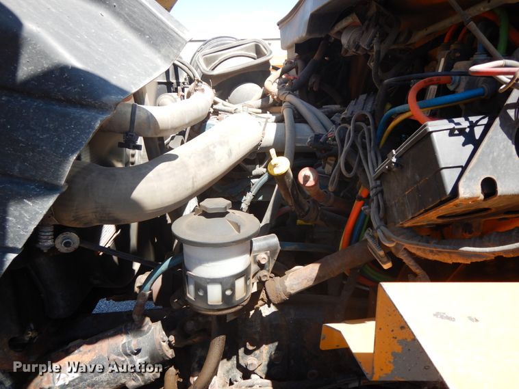 image for item DF6510 2005 International 7400  Crew Cab dump truck