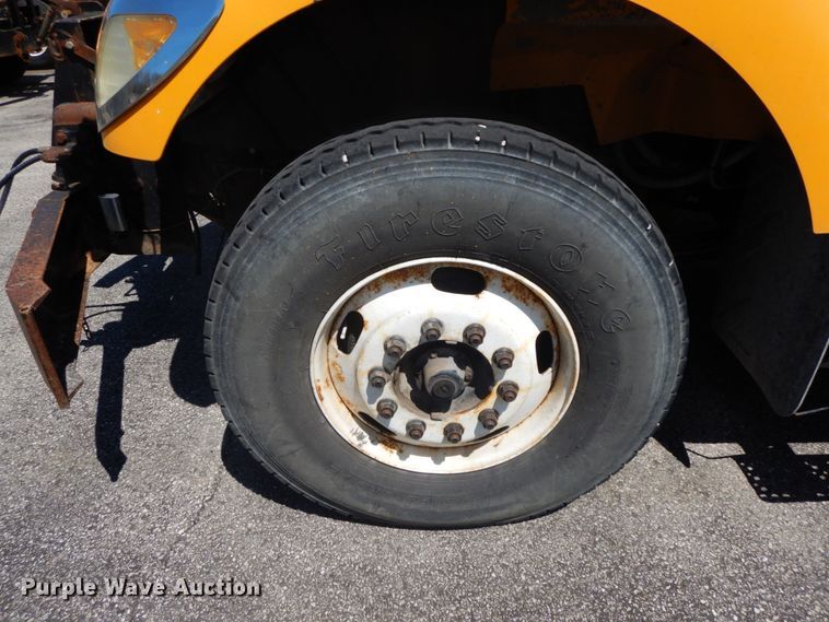 image for item DF6510 2005 International 7400  Crew Cab dump truck