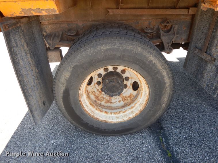 image for item DF6510 2005 International 7400  Crew Cab dump truck