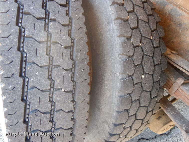 image for item DF6510 2005 International 7400  Crew Cab dump truck