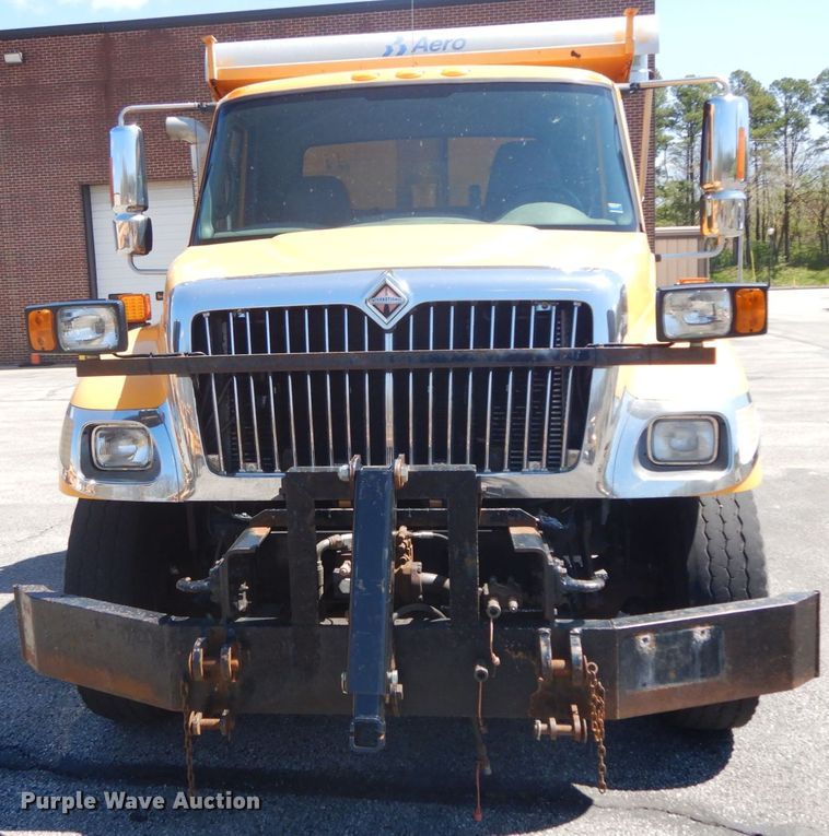 image for item DF6511 2006 International 7400  dump truck