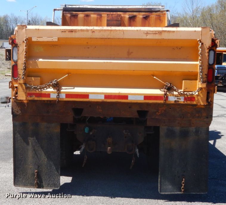 image for item DF6511 2006 International 7400  dump truck