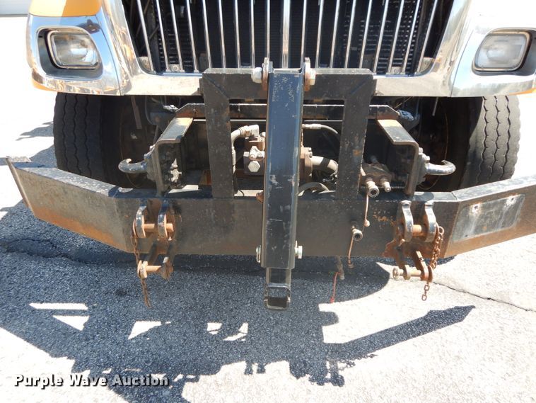 image for item DF6511 2006 International 7400  dump truck