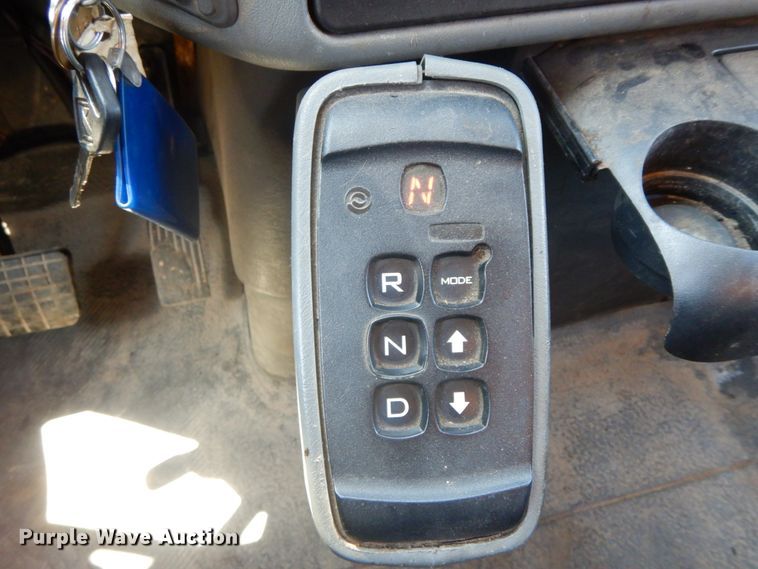 image for item DF6511 2006 International 7400  dump truck