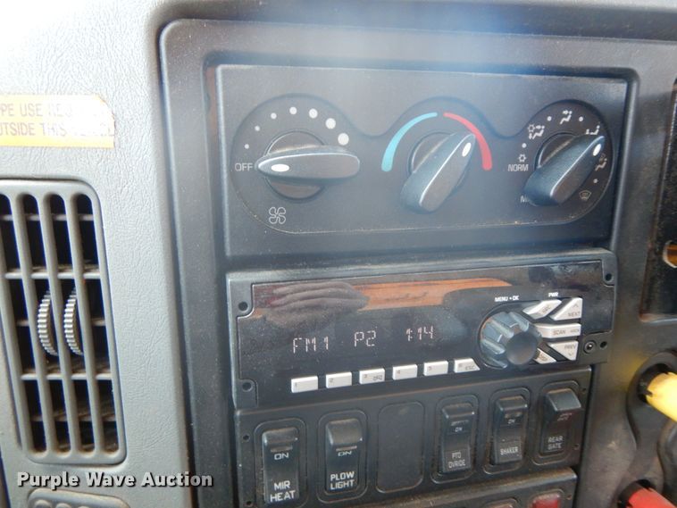 image for item DF6511 2006 International 7400  dump truck